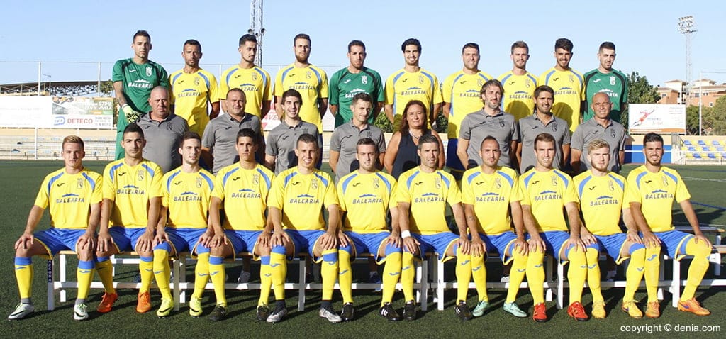 El CD Dénia ya conoce a sus rivales del Grupo III de Preferente 1 plantilla del cd denia que inicio la temporada 2016 17