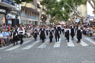 Carrozas Dénia 2017 – Comparsa de la falla Oeste