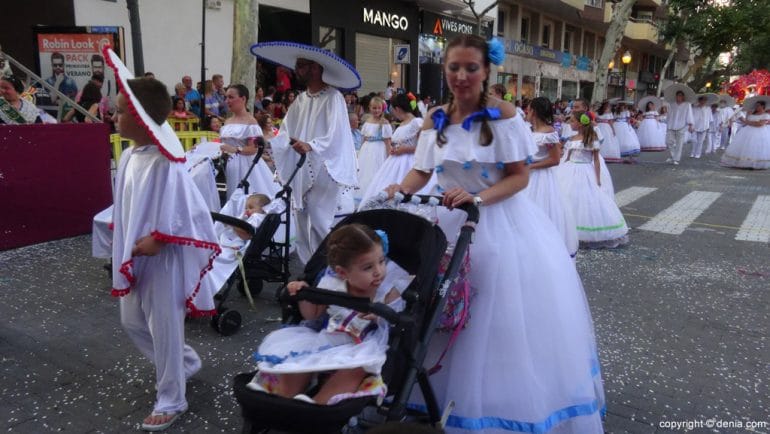 Carrozas Dénia 2017 - Comparsa de Les Roques