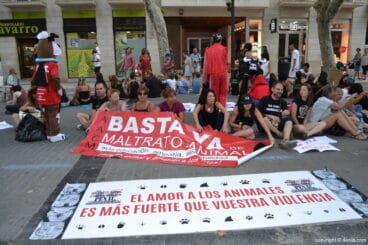 Manifestación antitaurina en Dénia – manifestantes