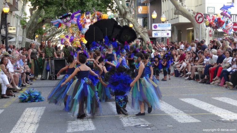 Carrozas Dénia 2017 - Comparsa infantil de Baix la Mar