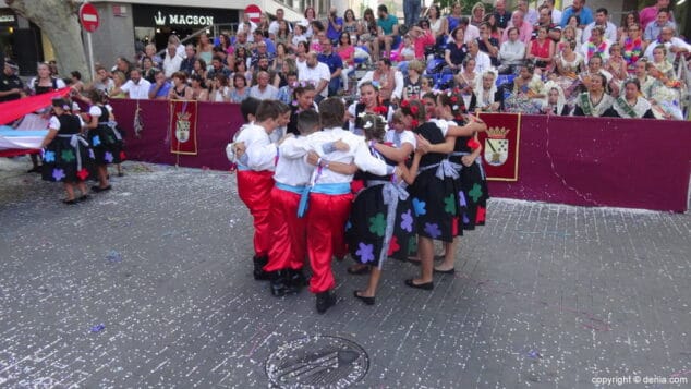 03 carrozas denia 2017 la comparsa de campaments gana el segundo premio