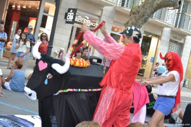 05 manifestacion antitaurina en denia performance