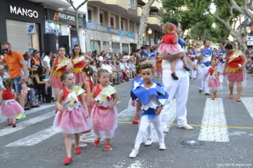 Carrozas Dénia 2017 – Comparsa de la falla Centro