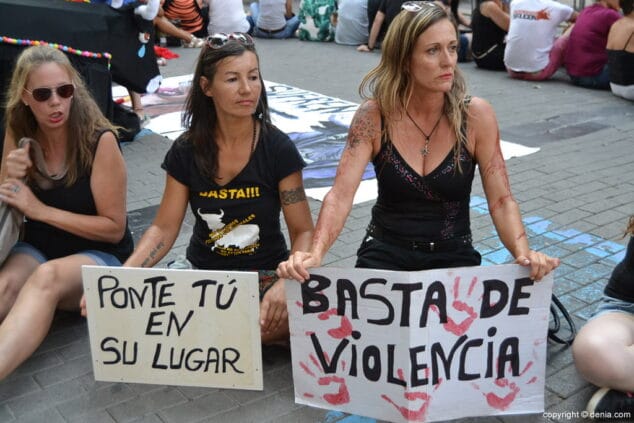 07 manifestacion antitaurina en denia participantes
