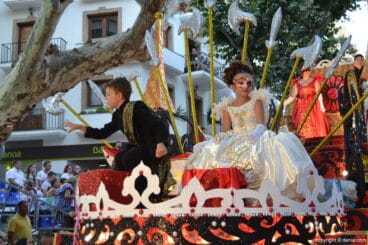Carrozas Dénia 2017 – Cargos infantiles de la falla Oeste