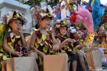 Carrozas Dénia 2017 – Comparsa infantil de Baix la Mar