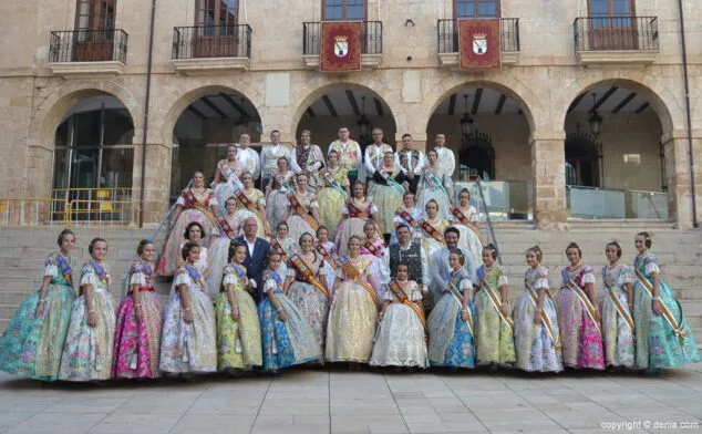 10 acto del dia del fallero denia 2017 recepcion a la fallera mayor infantil de valencia y su corte de honor