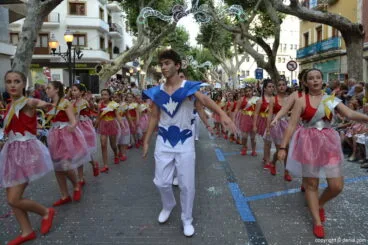 Carrozas Dénia 2017 – Comparsa de la falla Centro