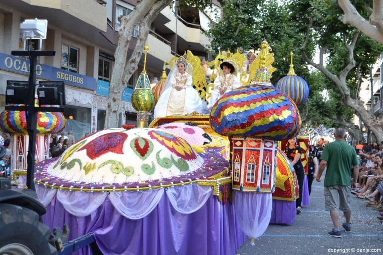 Carrozas Dénia 2017 - Carroza de Campaments