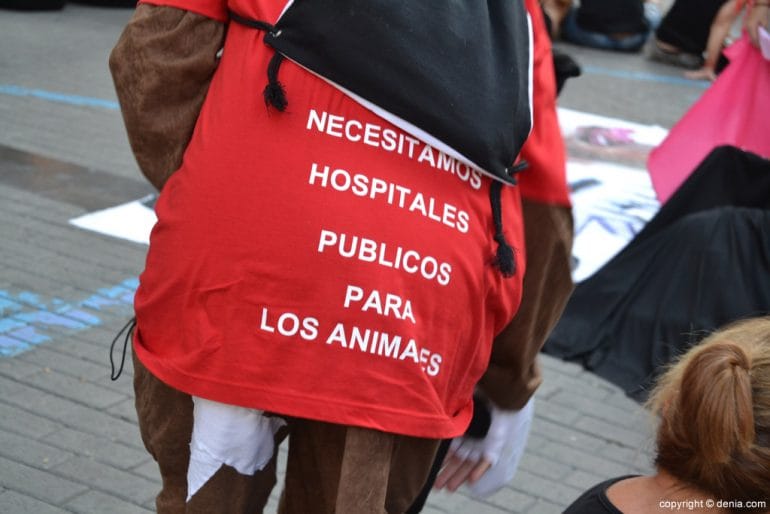 Manifestación antitaurina en Dénia - camiseta reivindicativa