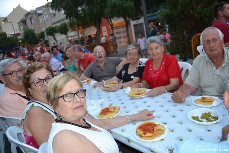 Reparto de cocas fiestas de Dénia 2017 - asistentes