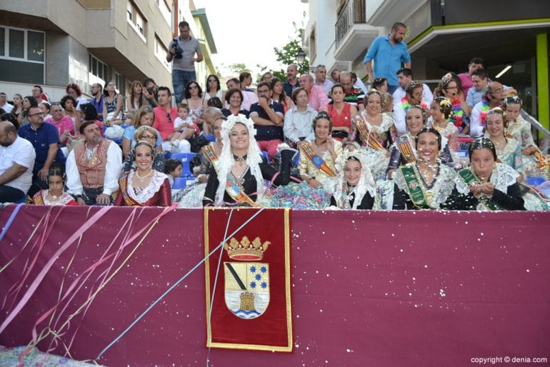 Carrozas Dénia 2017 - Invitadas en la tribuna