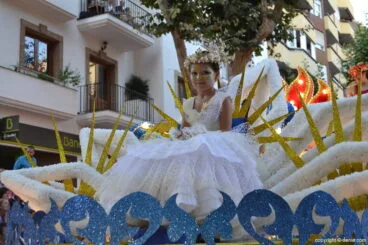 Carrozas Dénia 2017 – Fallera Mayor Infantil de la falla Centro
