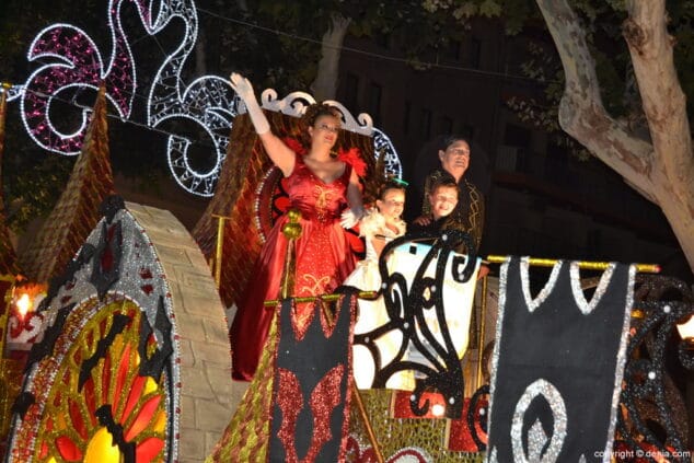 15 carrozas denia 2017 los cargos del oeste celebran el segundo premio