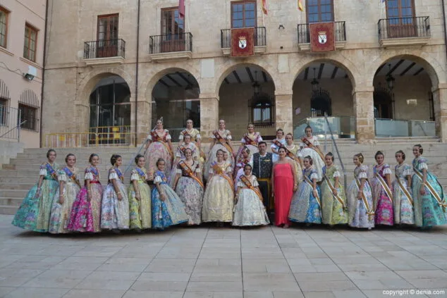 20 acto del dia del fallero denia 2017 recepcion a la fallera mayor infantil de valencia y su corte de honor