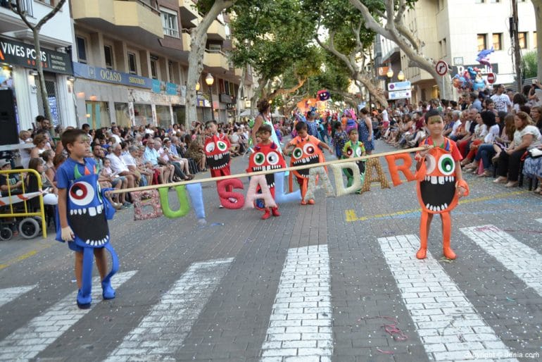 Carrozas Dénia 2017 - Comparsa infantil falla Saladar