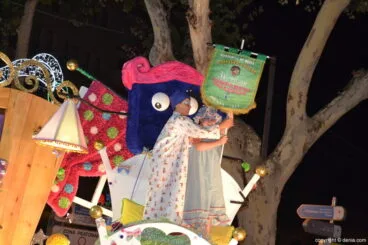 26 Carrozas Dénia 2017 – Falla Saladar tercer premio comparsa infantil