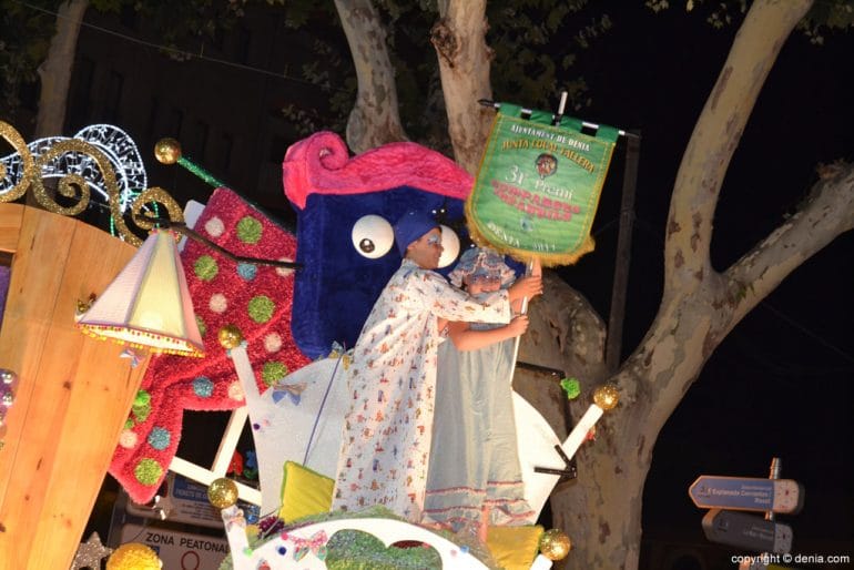 26 Carrozas Dénia 2017 - Falla Saladar tercer premio comparsa infantil