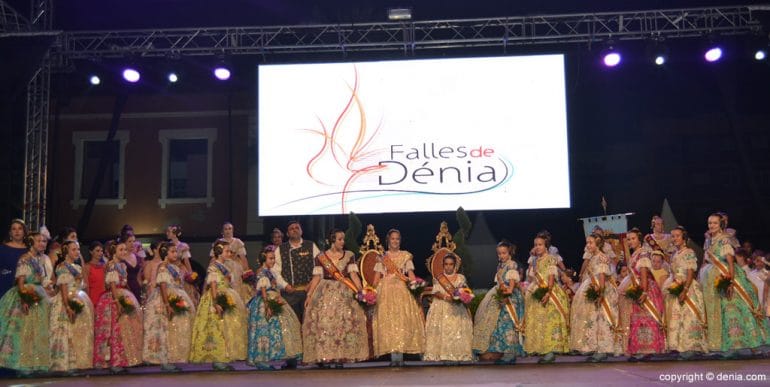Acto del Día del Fallero Dénia 2017 - Corte de honor de Clara María Parejo