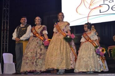Acto del Día del Fallero Dénia 2017 – Las falleras mayores junto a Clara María Parejo