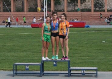 aina fornes en lo mas alto del podio