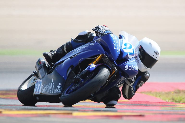Álex Sirerol con su nueva moto Yamaha R6
