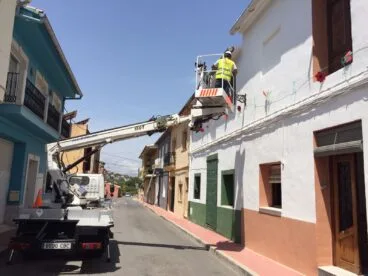 cambio de luminarias en jesus pobre