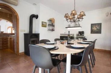 Comedor Aguila Rent a Villa