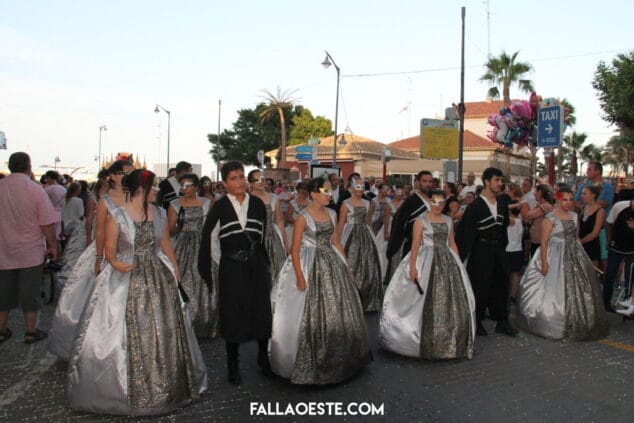 El Oeste suma cinco años en lo alto del pódium carrocero 4 comparsa de la falla oeste