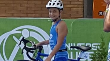 damia puigcerver con su bicicleta