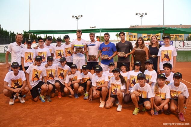 finalistas con los recogepelotas