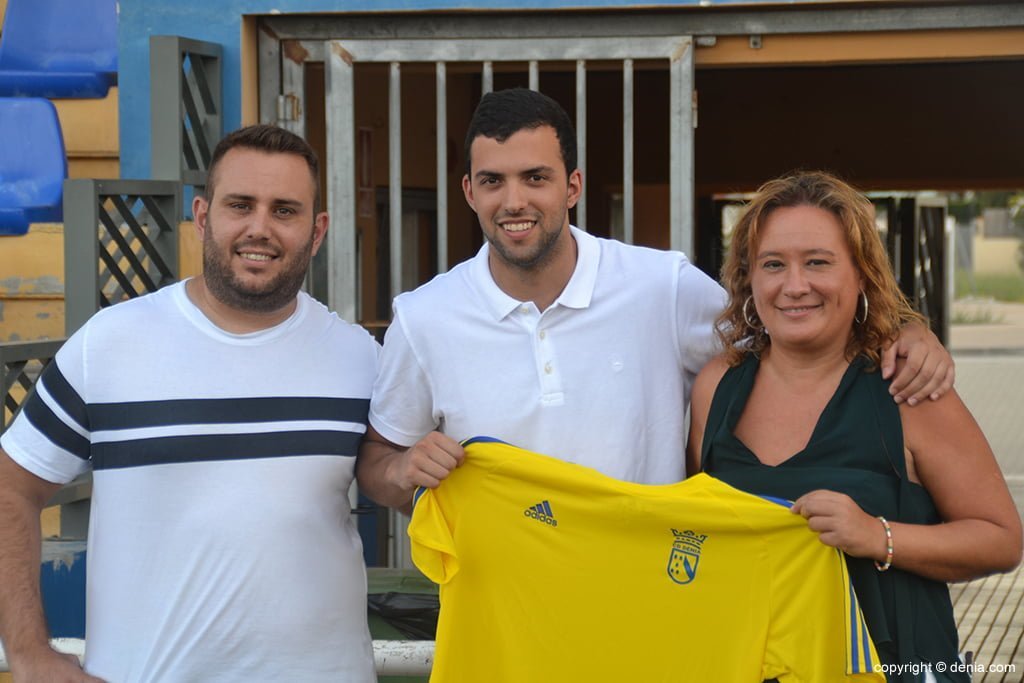 Fran Vives nuevo jugador del Dénia Futsal con Llull y Estrela