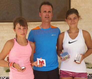 ines rodriguez al costat d'ariana geerling