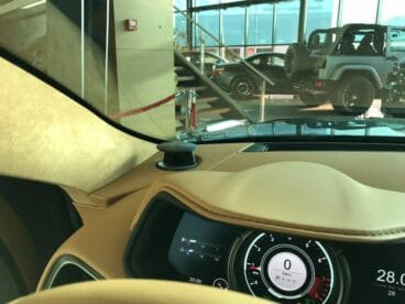Interior del coche Aston Martin DB11 DesignCars