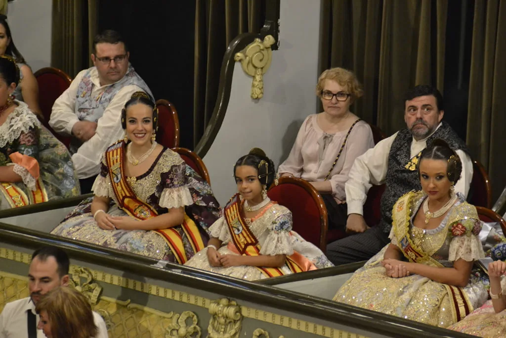 Las falleras mayores de Dénia en la proclamación de Elche