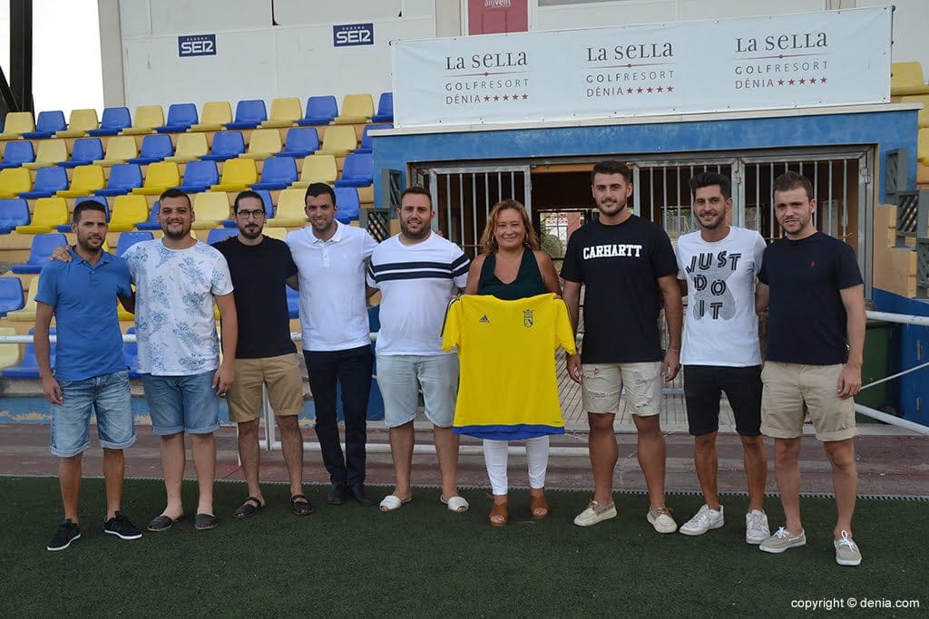 llull junto a estrela y los jugadores renovados