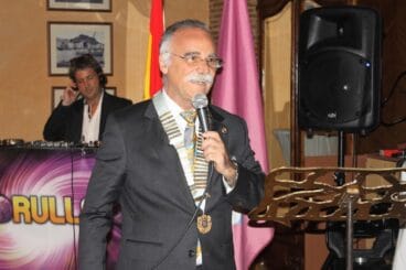 Luis Santos Gobernador del Distrito 2.203 2017-18