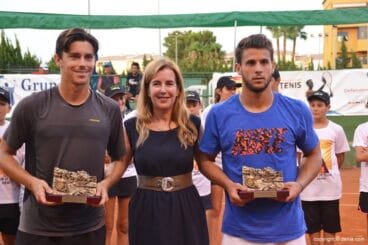 María Attard con Pla y Lizariturry