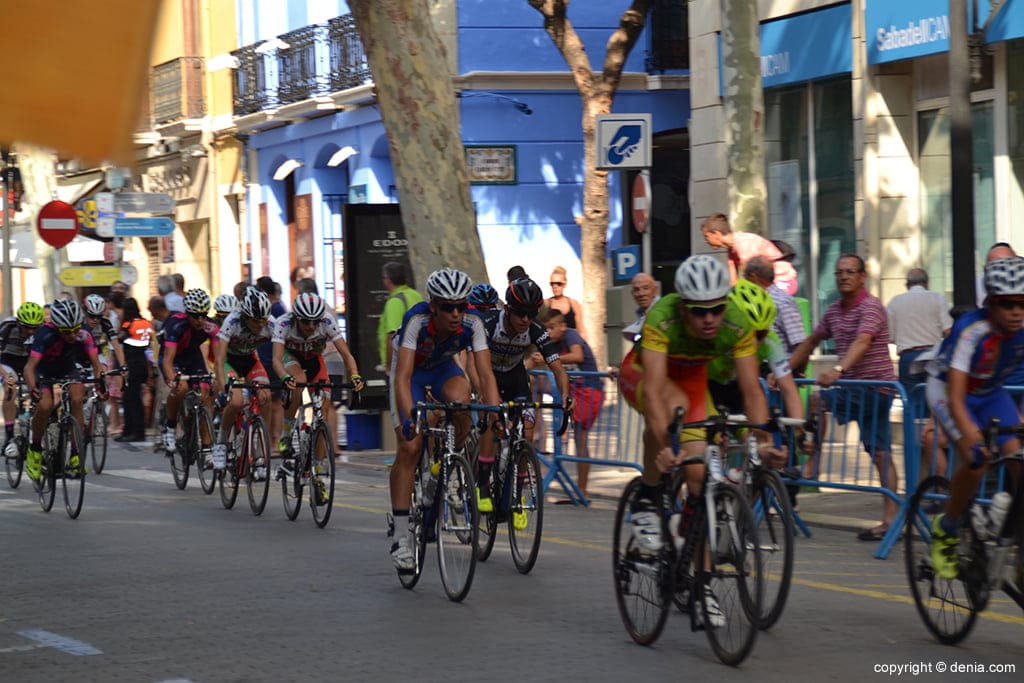 El ciclismo de Escuelas llega a Dénia con el 'XXXIX Trofeo Santisíma Sang' 1 peloton de la prueba cadete