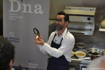 Quique Dacosta durante el showcooking