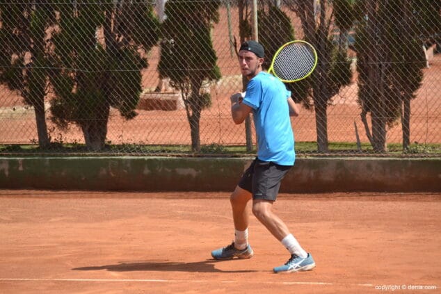 sergi perez dando un reves