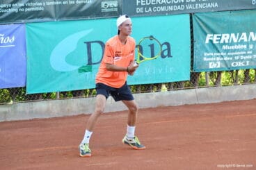 sergio perez esperando una bola