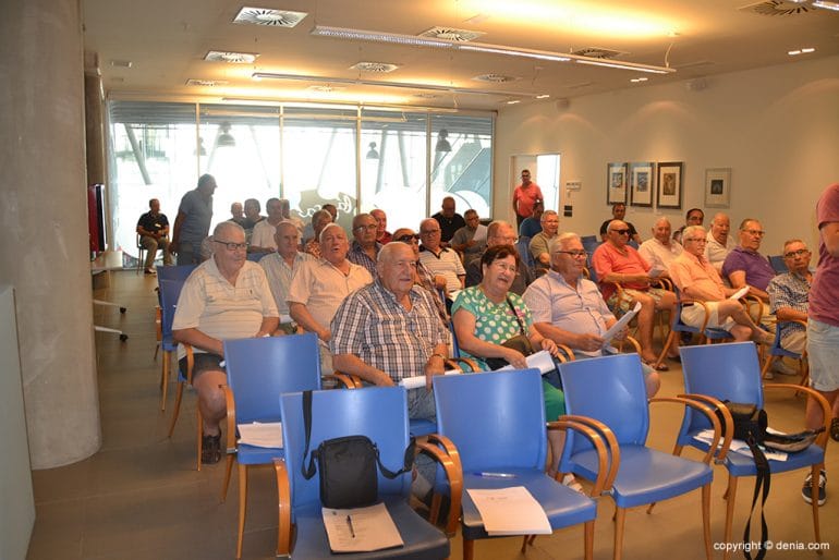 Socios de la asamblea del CD Dénia