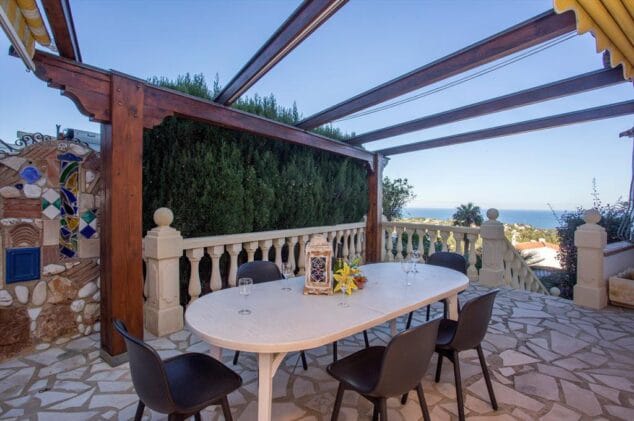 terraza aguila rent a villa