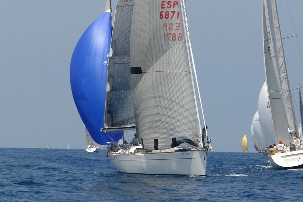 uno de los barcos participantes en la diana de oro