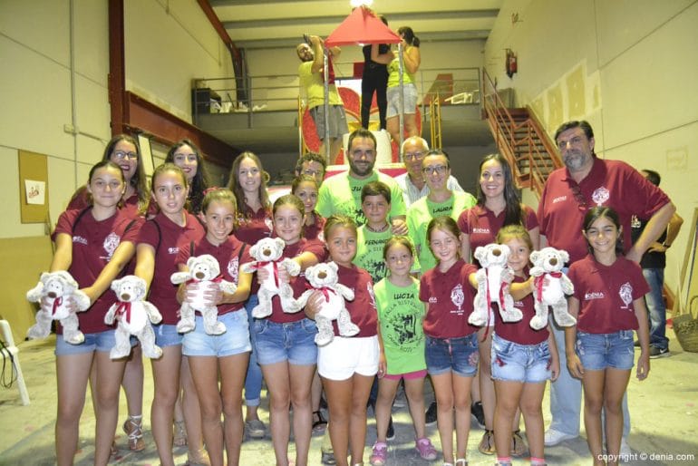 Visita a la carroza de la falla Camp Roig