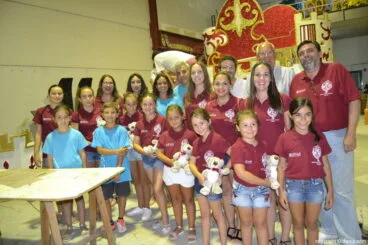 Visita a la carroza de la falla Port Rotes