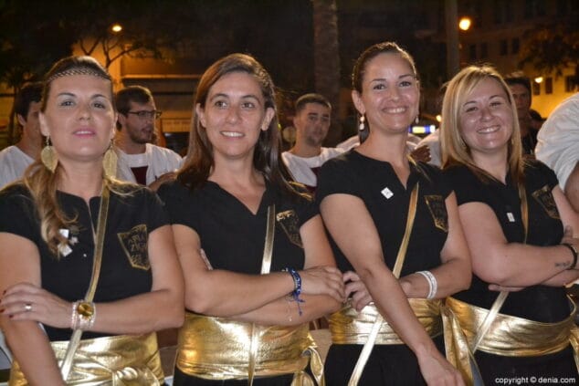 07 cena de acampada moros y cristianos 2017 fila amazigh