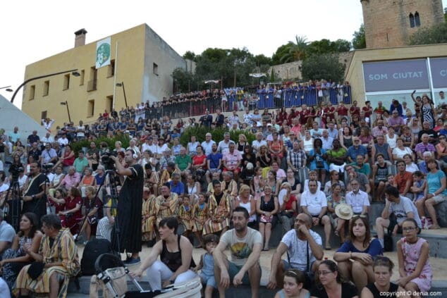 11 pregon moros y cristianos 2017 publico
